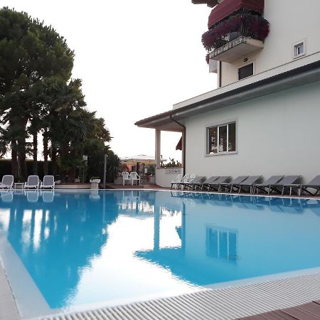 Hotel Da Roberto Λατζίζε Εξωτερικό φωτογραφία