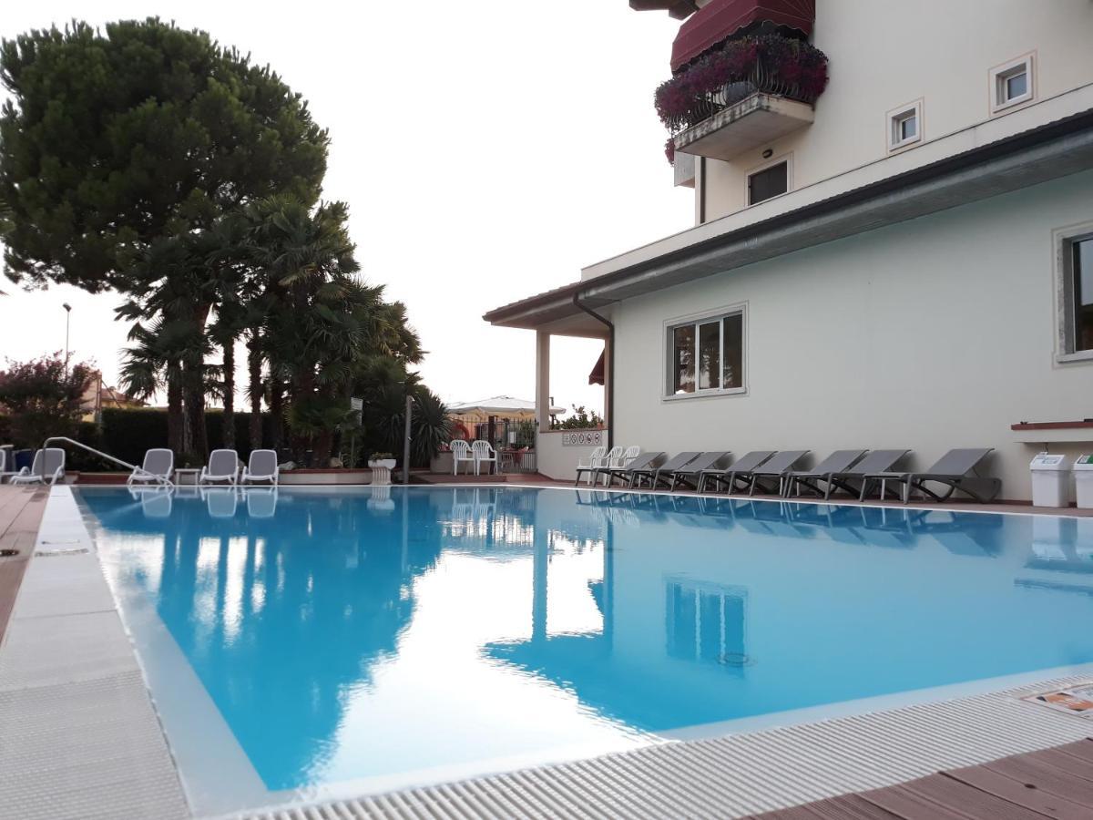 Hotel Da Roberto Λατζίζε Εξωτερικό φωτογραφία