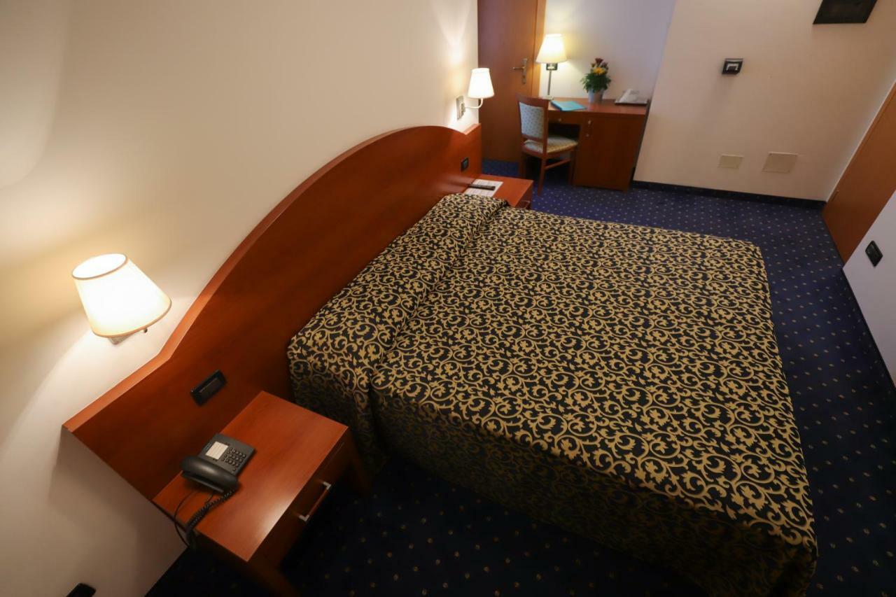 Hotel Da Roberto Λατζίζε Εξωτερικό φωτογραφία