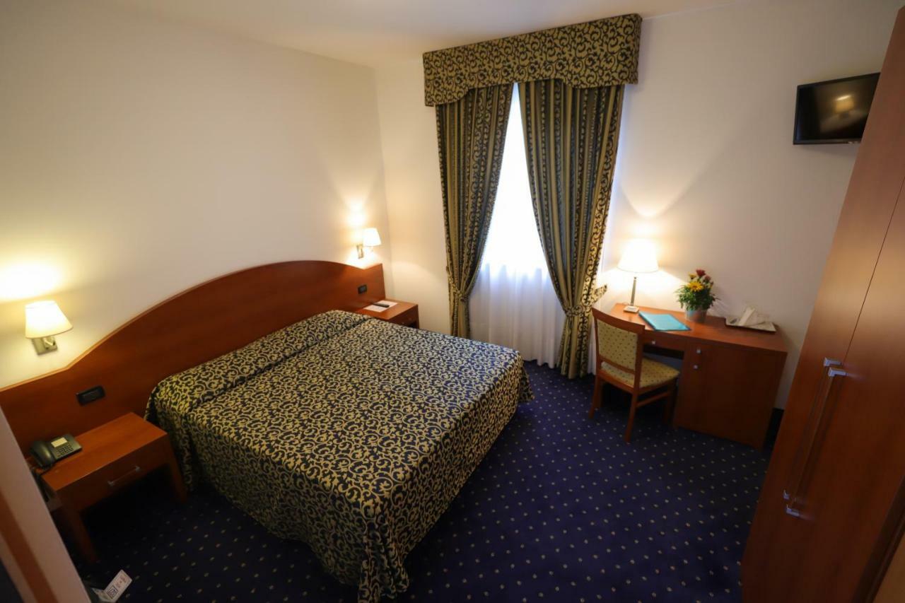 Hotel Da Roberto Λατζίζε Εξωτερικό φωτογραφία