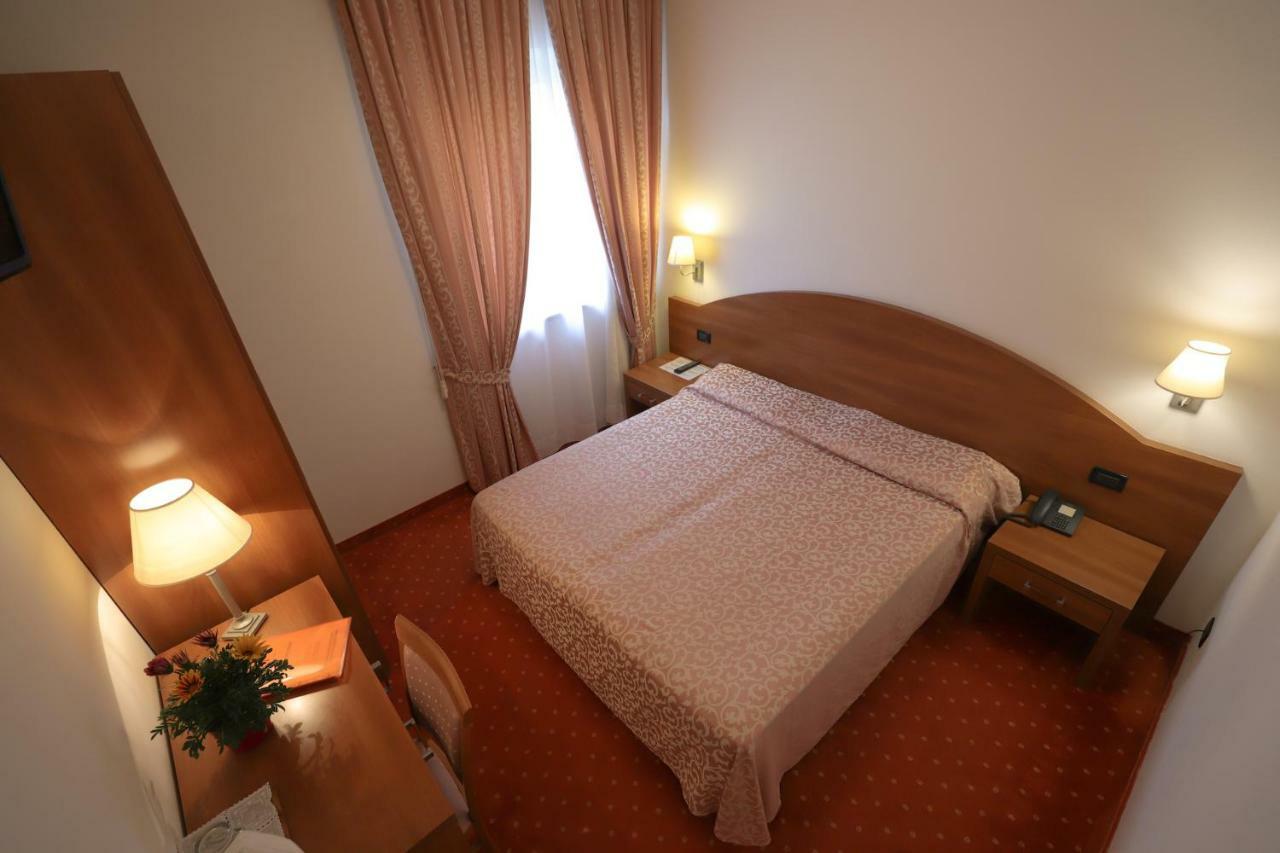 Hotel Da Roberto Λατζίζε Εξωτερικό φωτογραφία