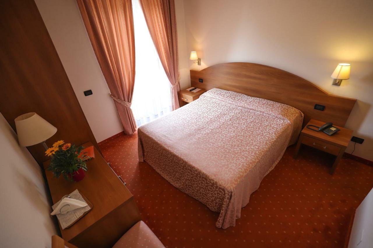 Hotel Da Roberto Λατζίζε Εξωτερικό φωτογραφία