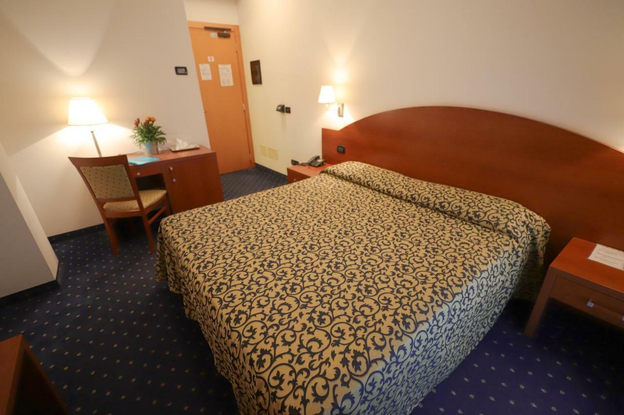 Hotel Da Roberto Λατζίζε Εξωτερικό φωτογραφία