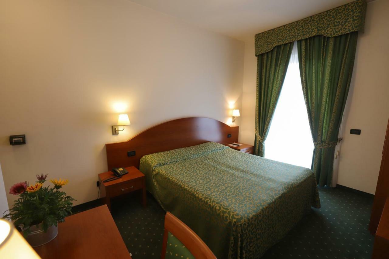 Hotel Da Roberto Λατζίζε Εξωτερικό φωτογραφία