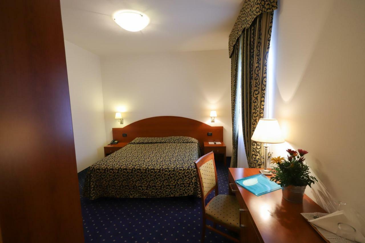 Hotel Da Roberto Λατζίζε Εξωτερικό φωτογραφία