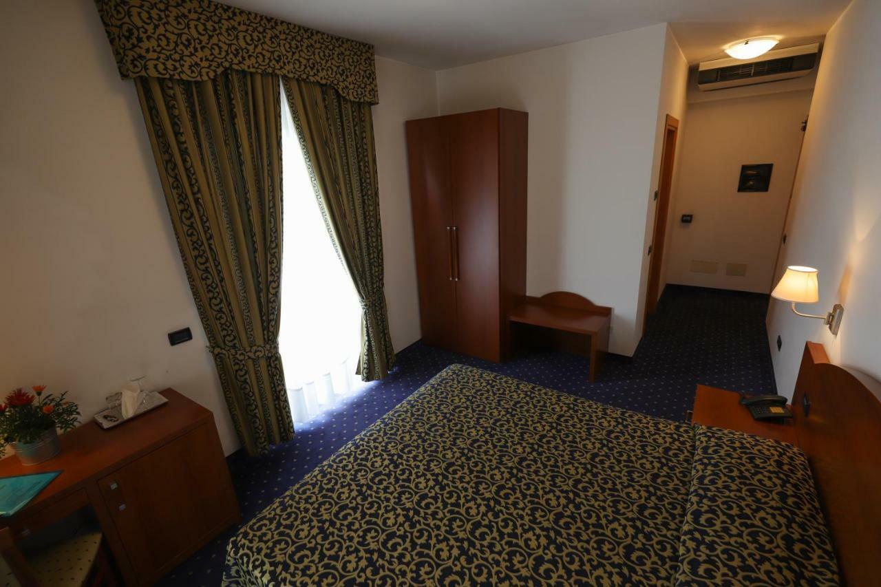 Hotel Da Roberto Λατζίζε Εξωτερικό φωτογραφία