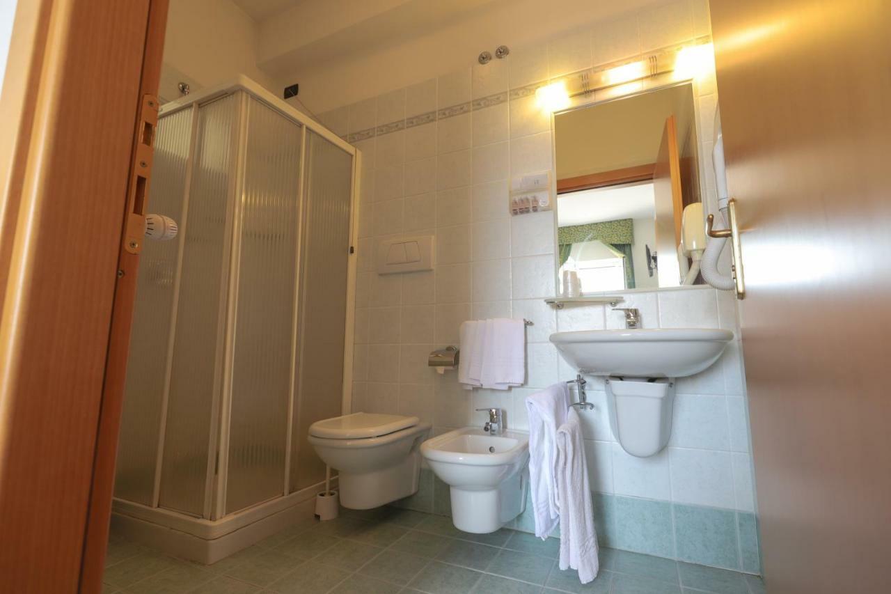 Hotel Da Roberto Λατζίζε Εξωτερικό φωτογραφία