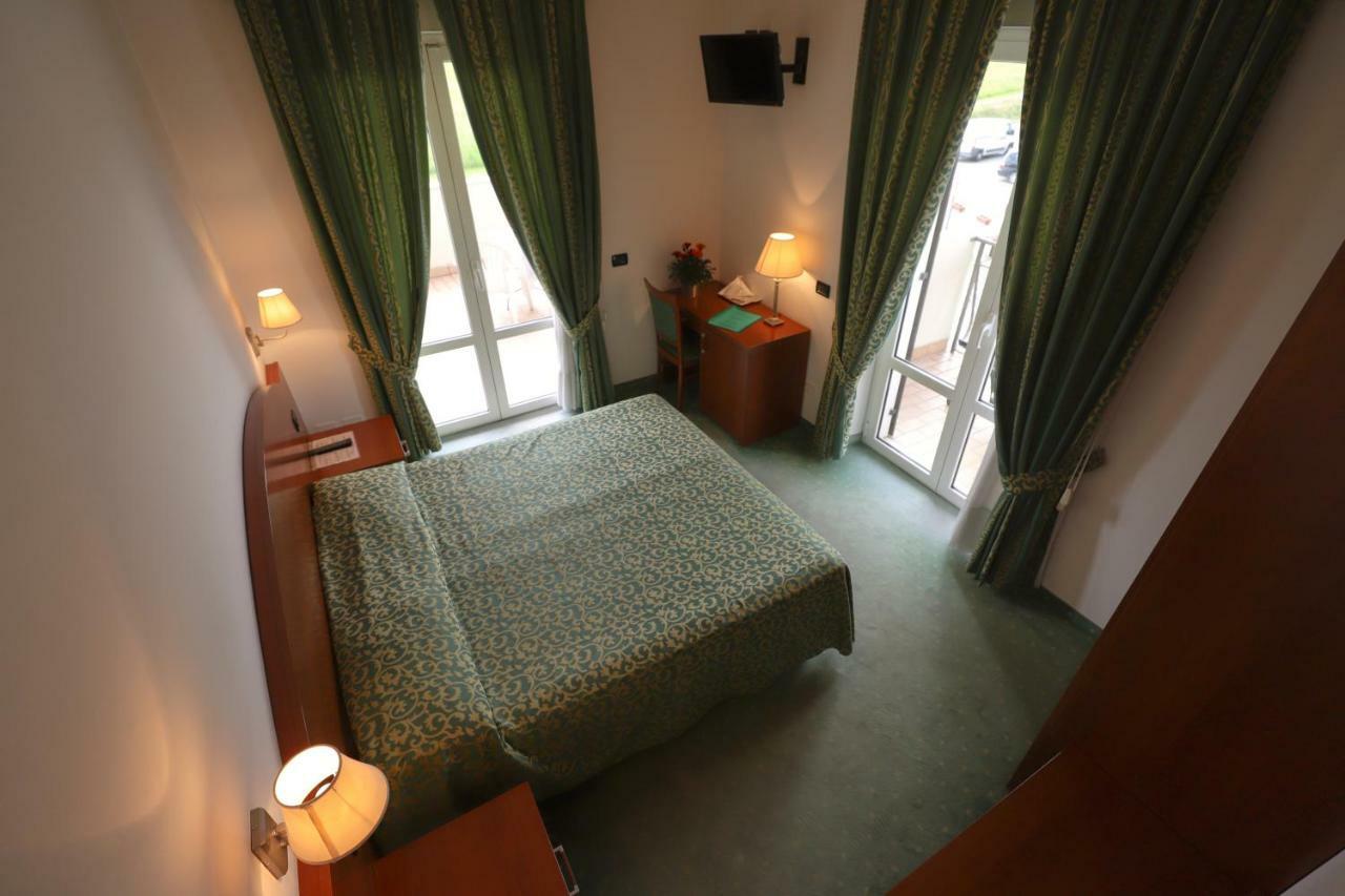 Hotel Da Roberto Λατζίζε Εξωτερικό φωτογραφία